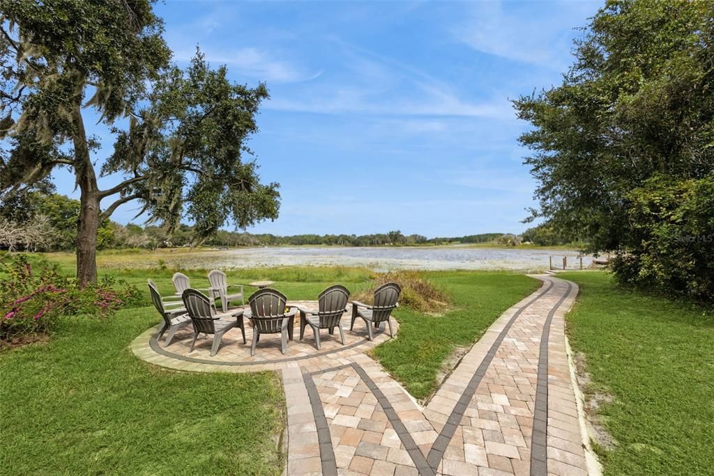 For Sale: $1,175,000 (3 beds, 3 baths, 2400 Square Feet)