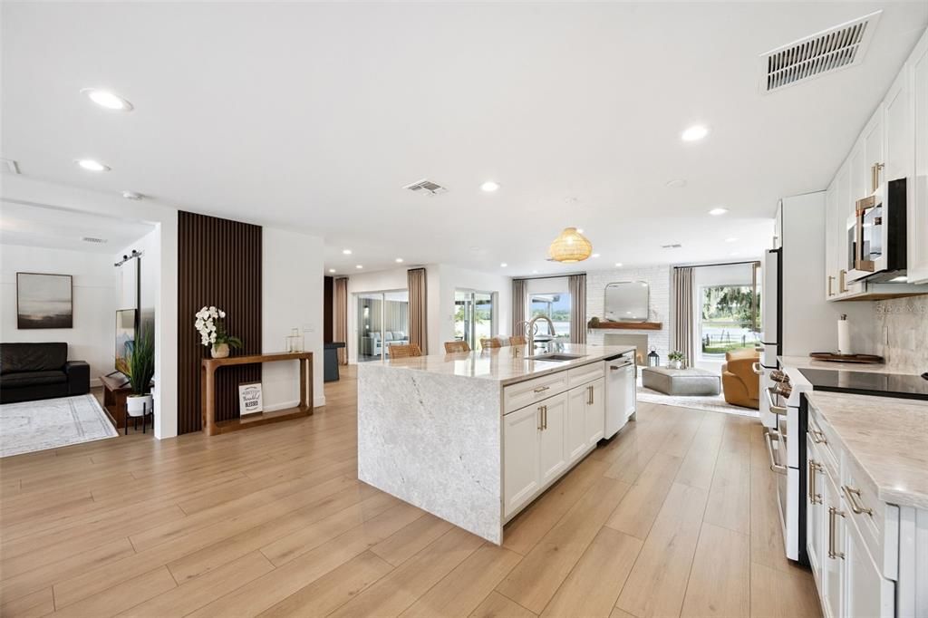 For Sale: $1,175,000 (3 beds, 3 baths, 2400 Square Feet)