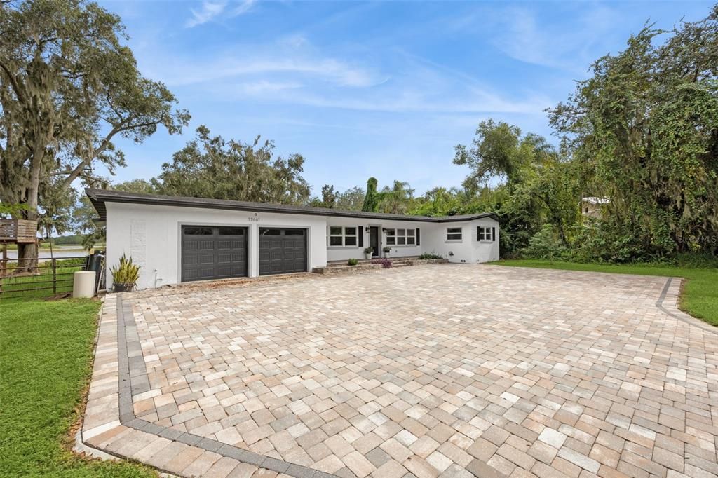 For Sale: $1,175,000 (3 beds, 3 baths, 2400 Square Feet)