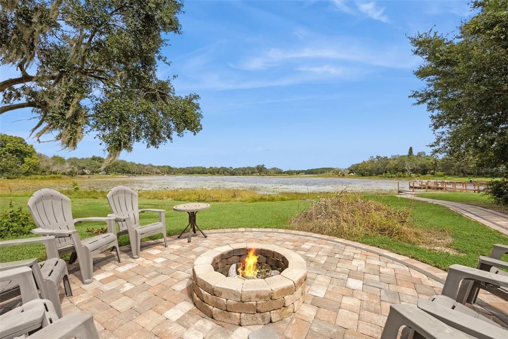 For Sale: $1,175,000 (3 beds, 3 baths, 2400 Square Feet)