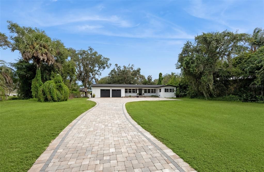 For Sale: $1,175,000 (3 beds, 3 baths, 2400 Square Feet)