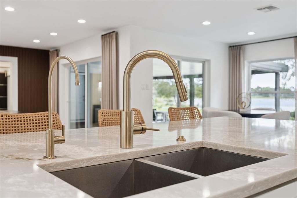 For Sale: $1,175,000 (3 beds, 3 baths, 2400 Square Feet)