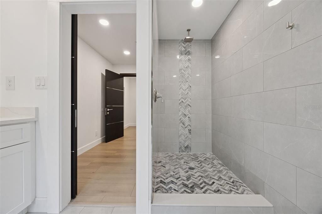 For Sale: $1,175,000 (3 beds, 3 baths, 2400 Square Feet)