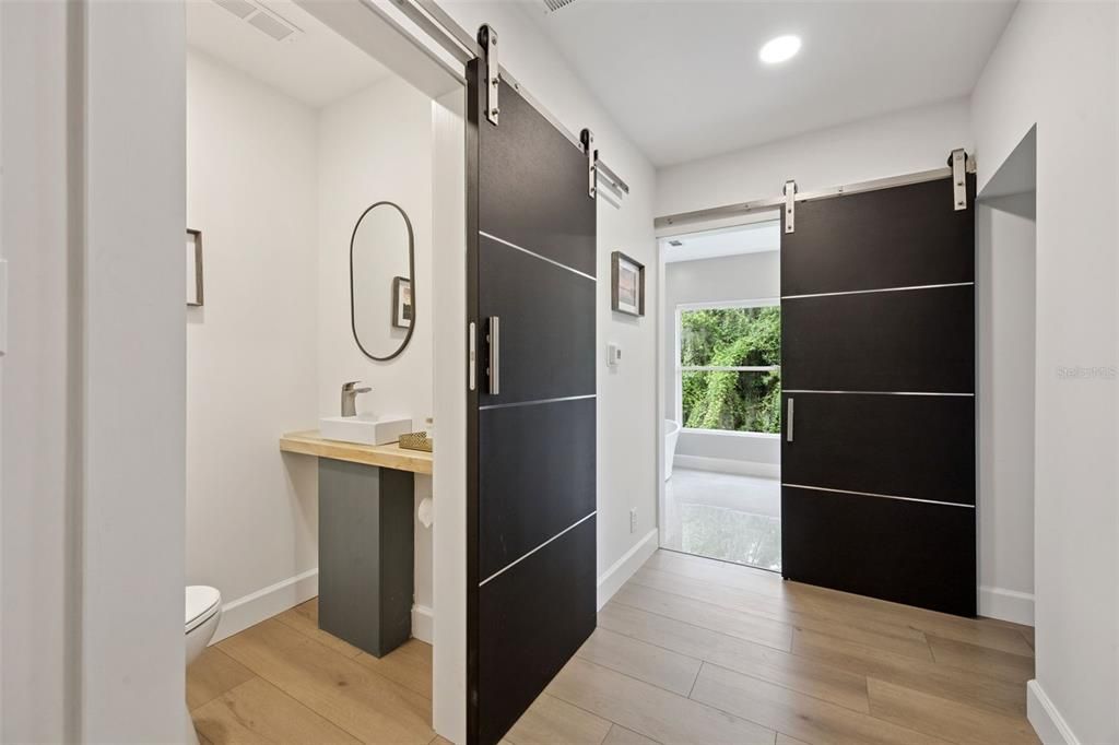 For Sale: $1,175,000 (3 beds, 3 baths, 2400 Square Feet)