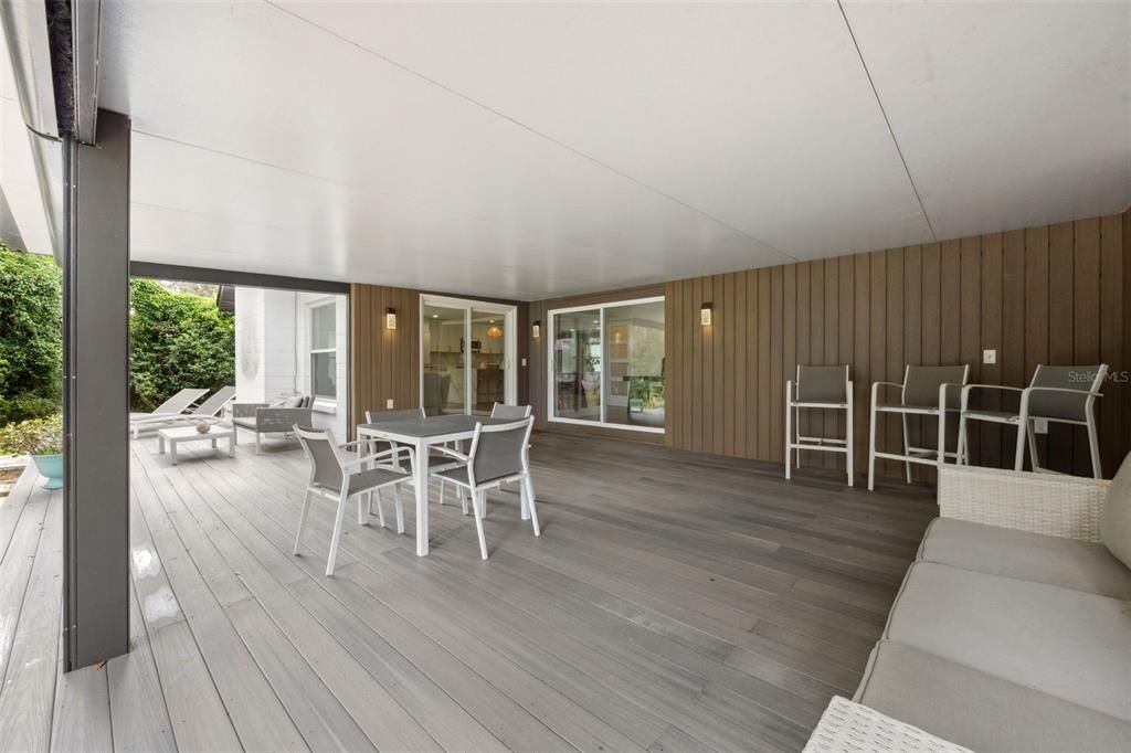 For Sale: $1,175,000 (3 beds, 3 baths, 2400 Square Feet)