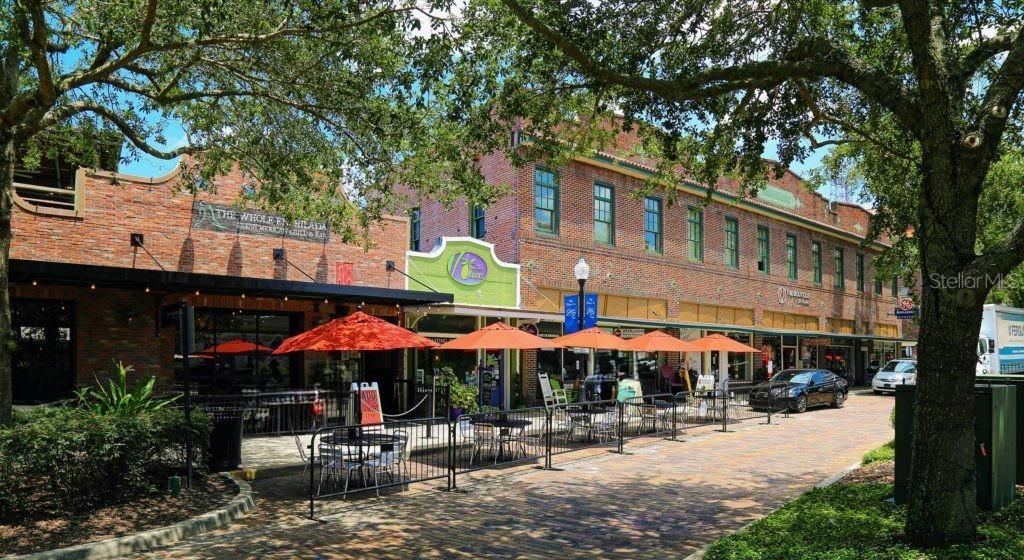 For Sale: $1,175,000 (3 beds, 3 baths, 2400 Square Feet)