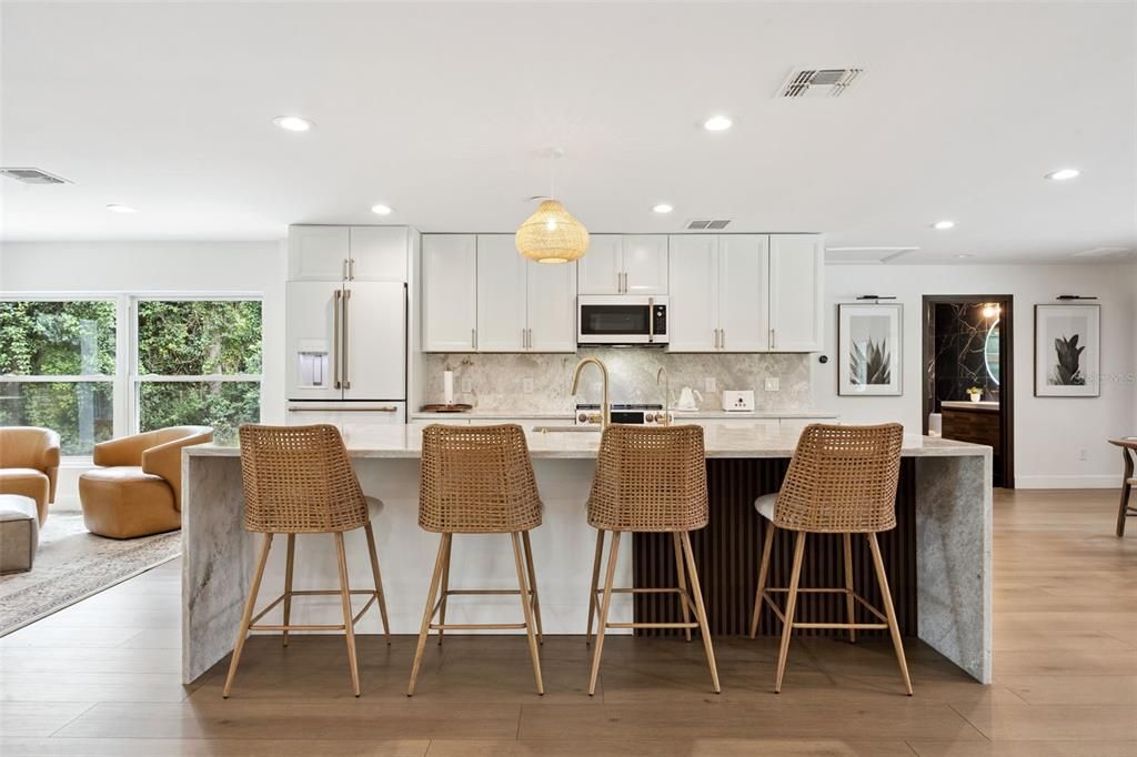 For Sale: $1,175,000 (3 beds, 3 baths, 2400 Square Feet)