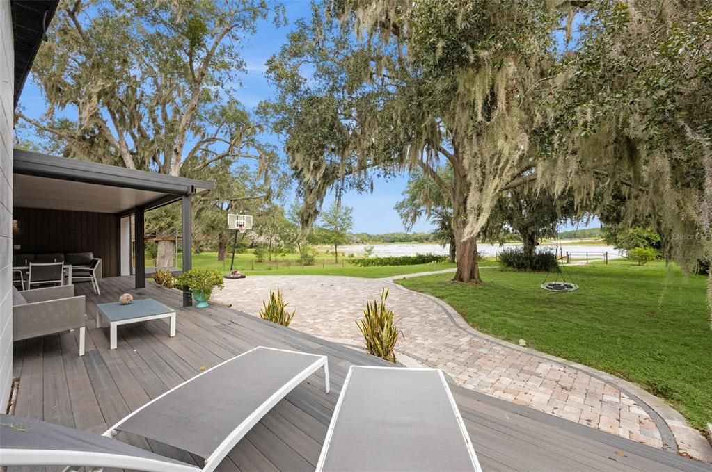 For Sale: $1,175,000 (3 beds, 3 baths, 2400 Square Feet)