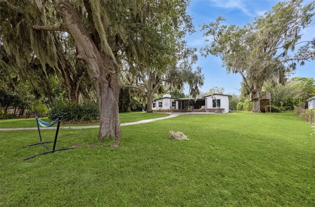 For Sale: $1,175,000 (3 beds, 3 baths, 2400 Square Feet)