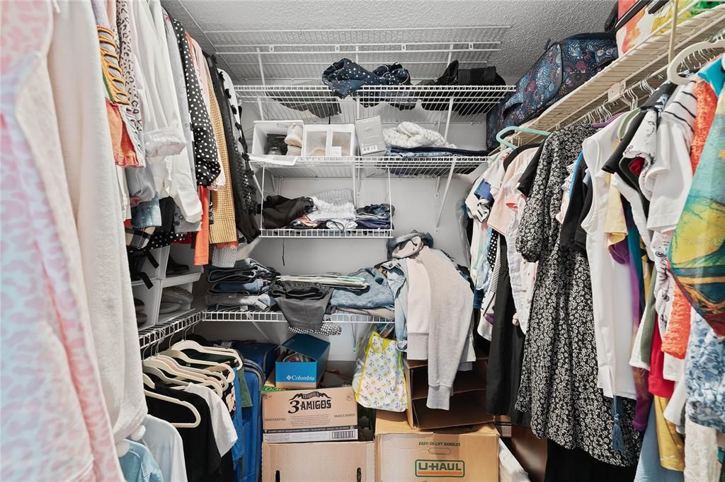 For Sale: $207,500 (2 beds, 2 baths, 1054 Square Feet)