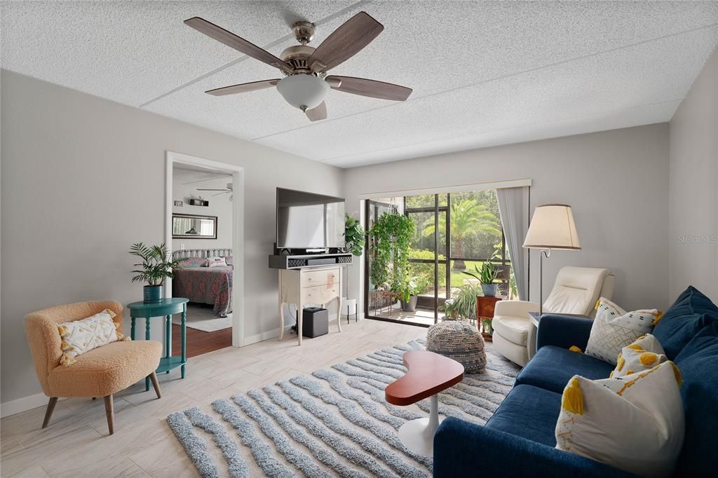 For Sale: $207,500 (2 beds, 2 baths, 1054 Square Feet)