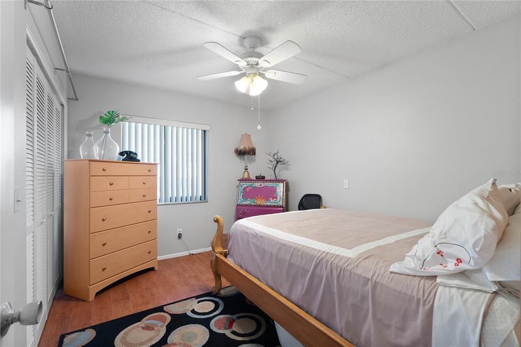 For Sale: $207,500 (2 beds, 2 baths, 1054 Square Feet)