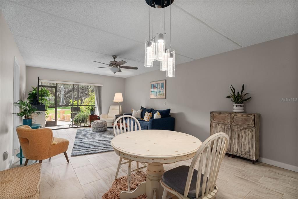 For Sale: $207,500 (2 beds, 2 baths, 1054 Square Feet)