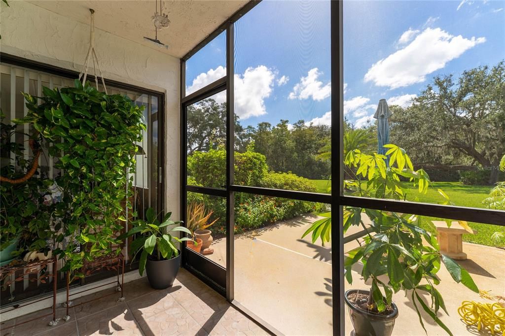 For Sale: $207,500 (2 beds, 2 baths, 1054 Square Feet)