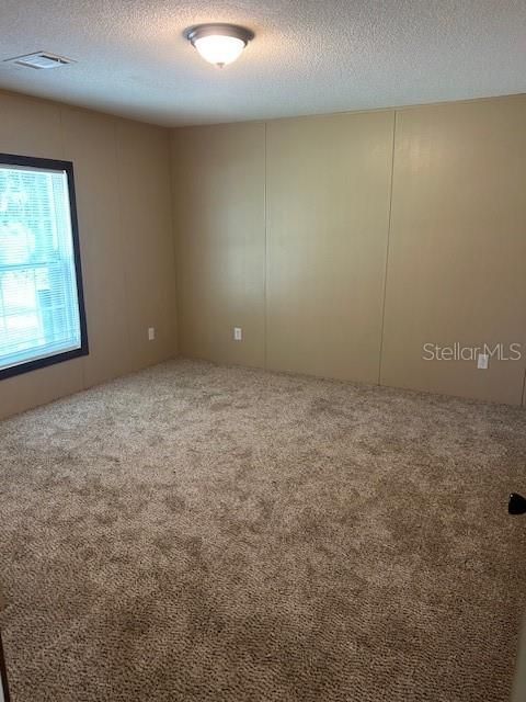 Activo con contrato: $169,900 (4 camas, 2 baños, 1560 Pies cuadrados)