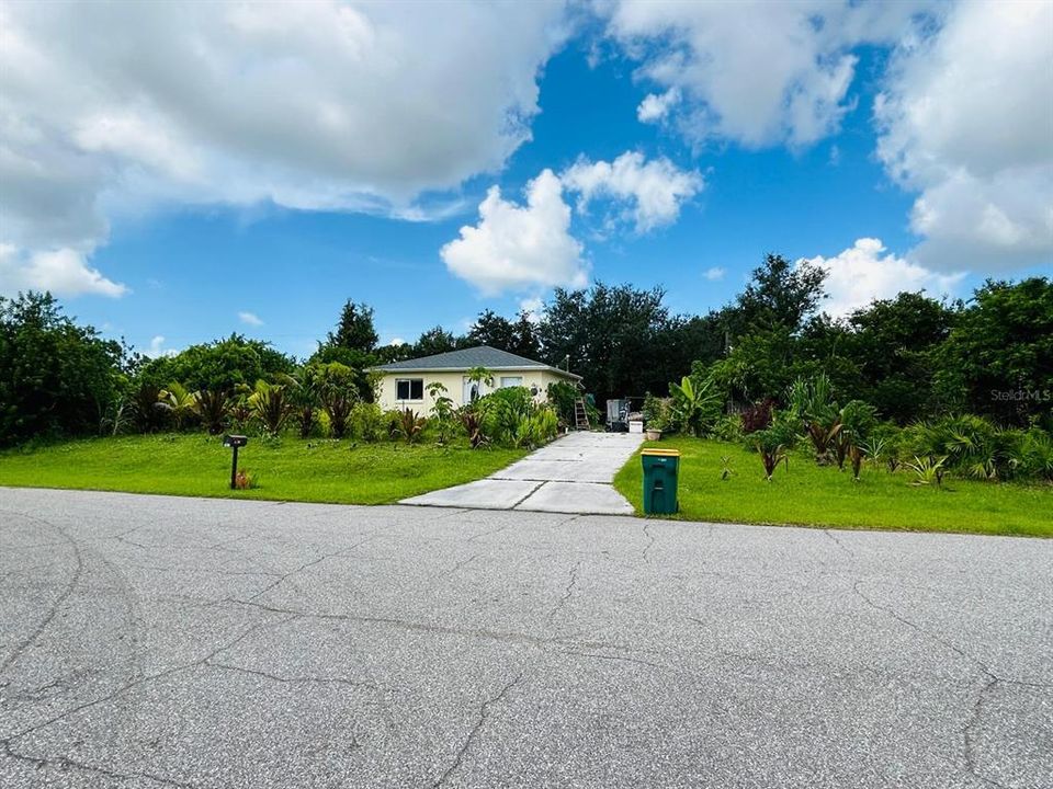 На продажу: $149,000 (2 спален, 1 ванн, 600 Квадратных фут)