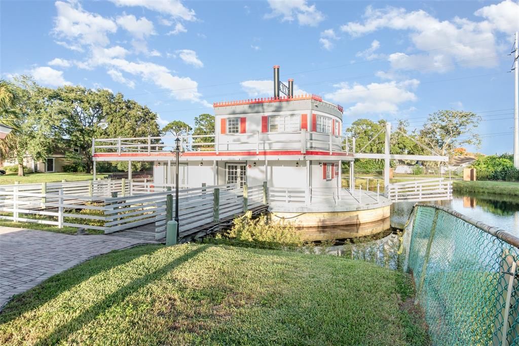 待售: $120,000 (2 贝兹, 1 浴室, 860 平方英尺)