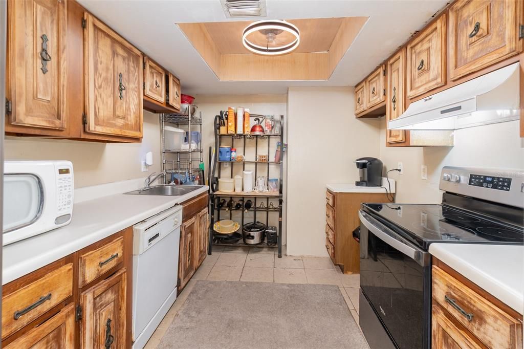 待售: $120,000 (2 贝兹, 1 浴室, 860 平方英尺)