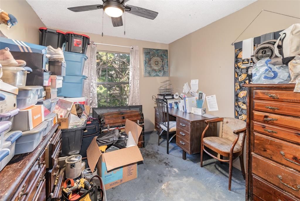 待售: $120,000 (2 贝兹, 1 浴室, 860 平方英尺)