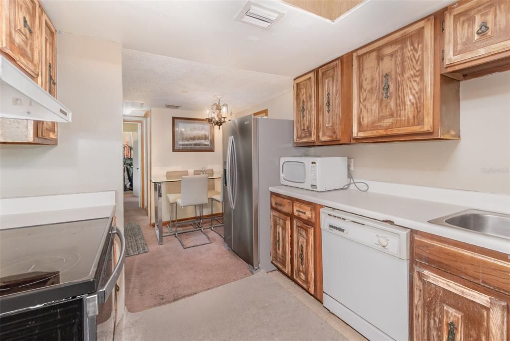 待售: $120,000 (2 贝兹, 1 浴室, 860 平方英尺)