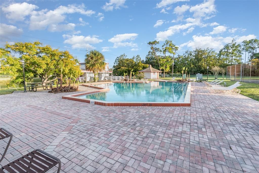 待售: $120,000 (2 贝兹, 1 浴室, 860 平方英尺)