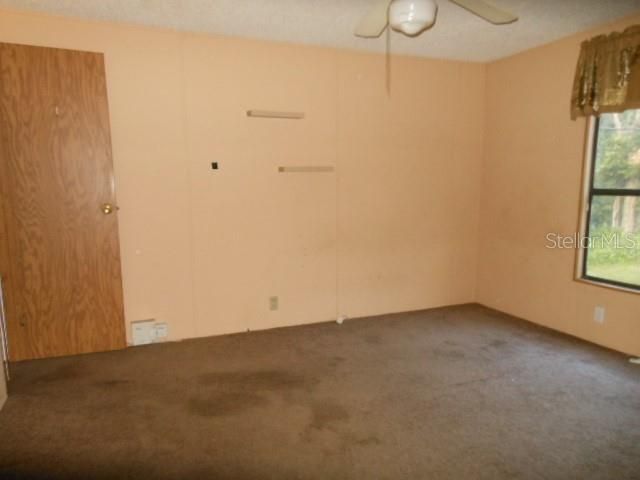 合同活跃: $79,900 (3 贝兹, 2 浴室, 1539 平方英尺)