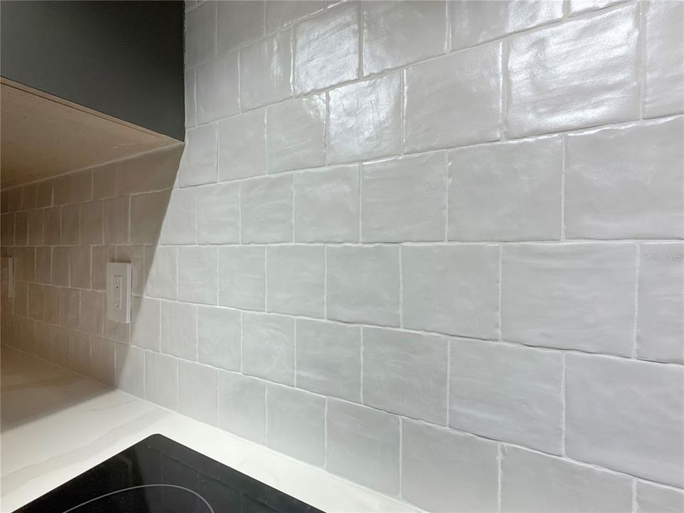 合同活跃: $549,990 (2 贝兹, 2 浴室, 1824 平方英尺)