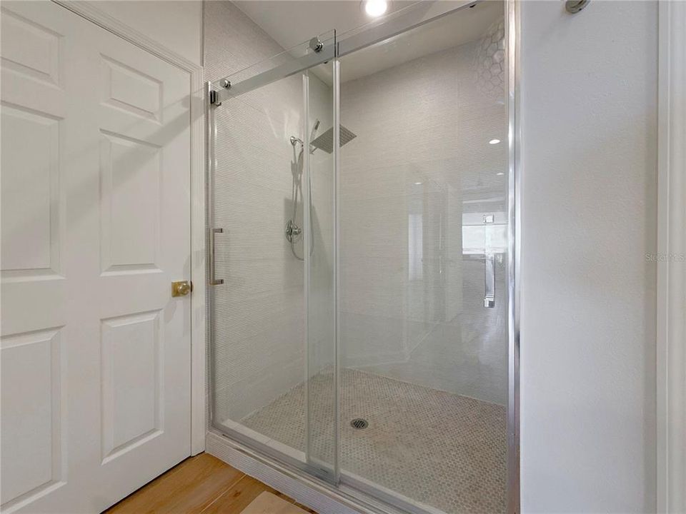 合同活跃: $549,990 (2 贝兹, 2 浴室, 1824 平方英尺)