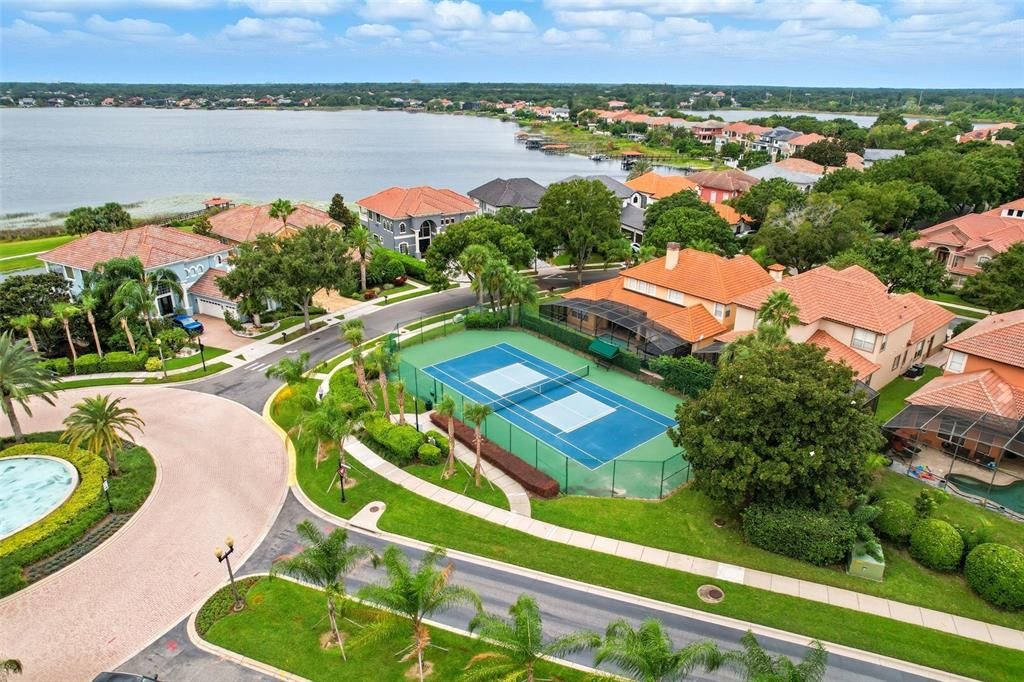 合同活跃: $549,990 (2 贝兹, 2 浴室, 1824 平方英尺)