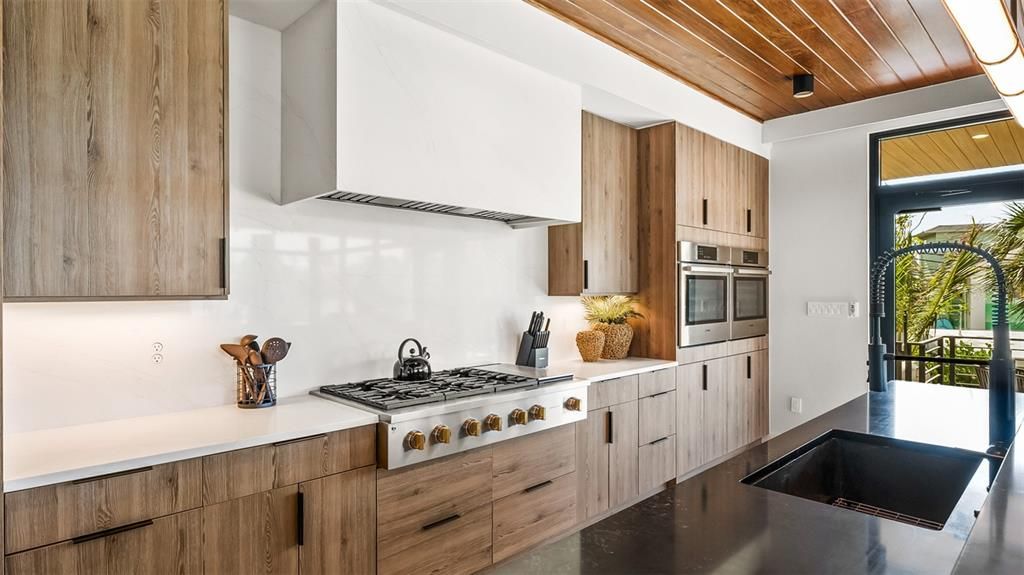 For Sale: $6,000,000 (5 beds, 5 baths, 4496 Square Feet)