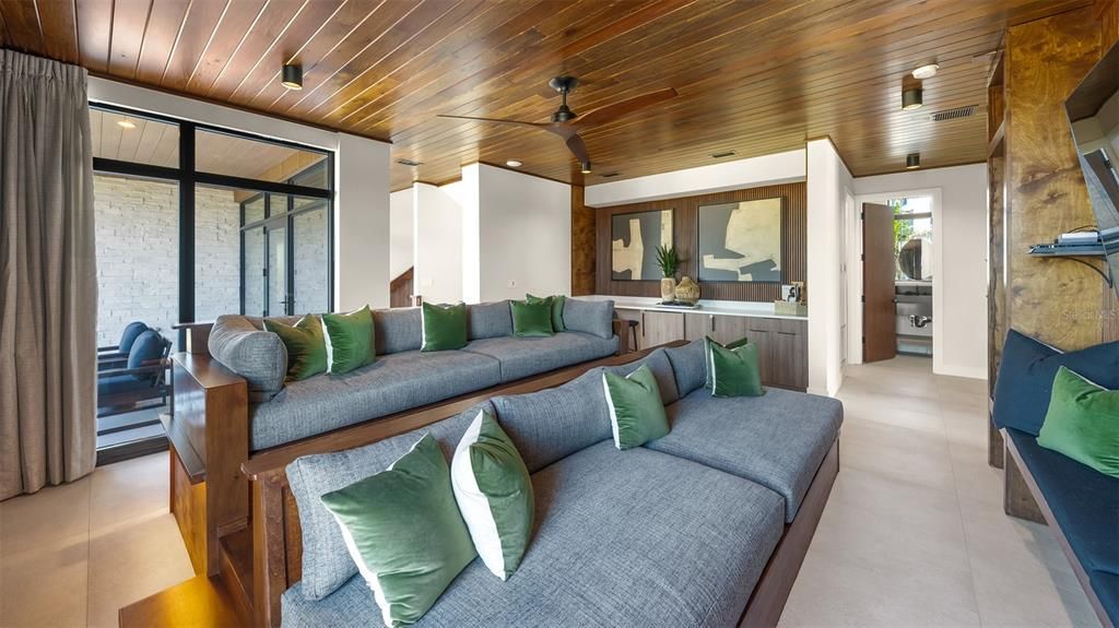 For Sale: $6,000,000 (5 beds, 5 baths, 4496 Square Feet)