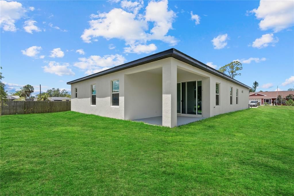 For Rent: $2,425 (4 beds, 3 baths, 1990 Square Feet)