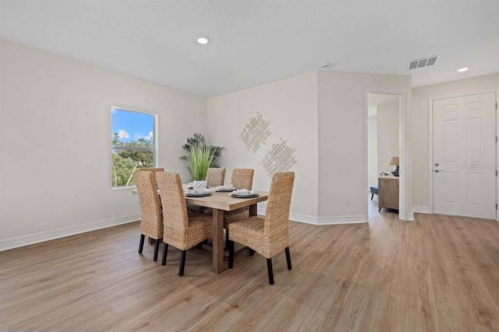 For Rent: $2,425 (4 beds, 3 baths, 1990 Square Feet)