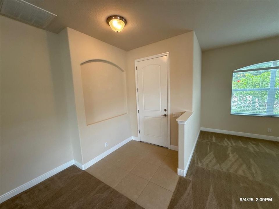 For Rent: $1,800 (3 beds, 2 baths, 1952 Square Feet)