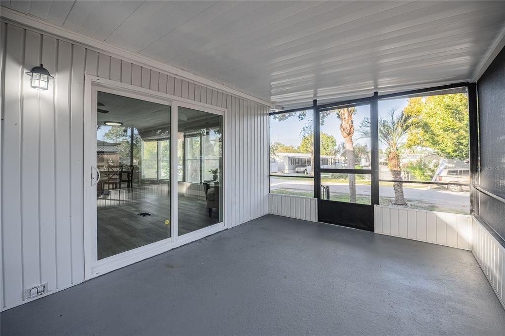 Active With Contract: $199,900 (2 beds, 2 baths, 1056 Square Feet)