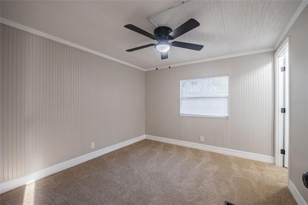 Active With Contract: $199,900 (2 beds, 2 baths, 1056 Square Feet)