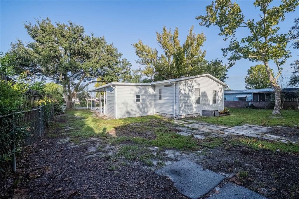 Active With Contract: $199,900 (2 beds, 2 baths, 1056 Square Feet)