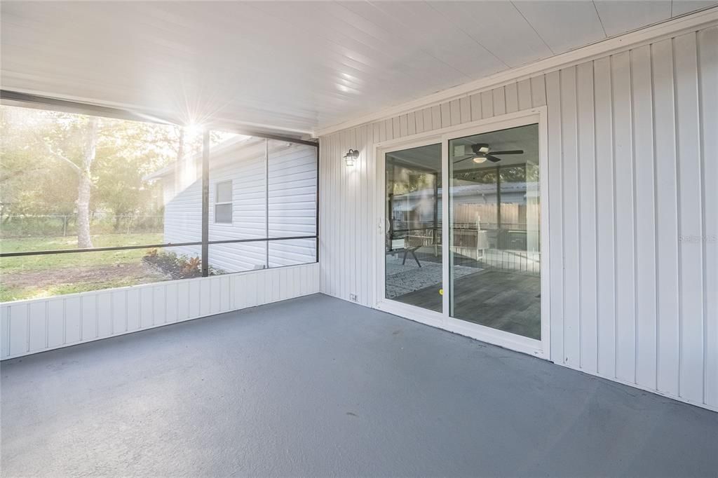 Active With Contract: $199,900 (2 beds, 2 baths, 1056 Square Feet)