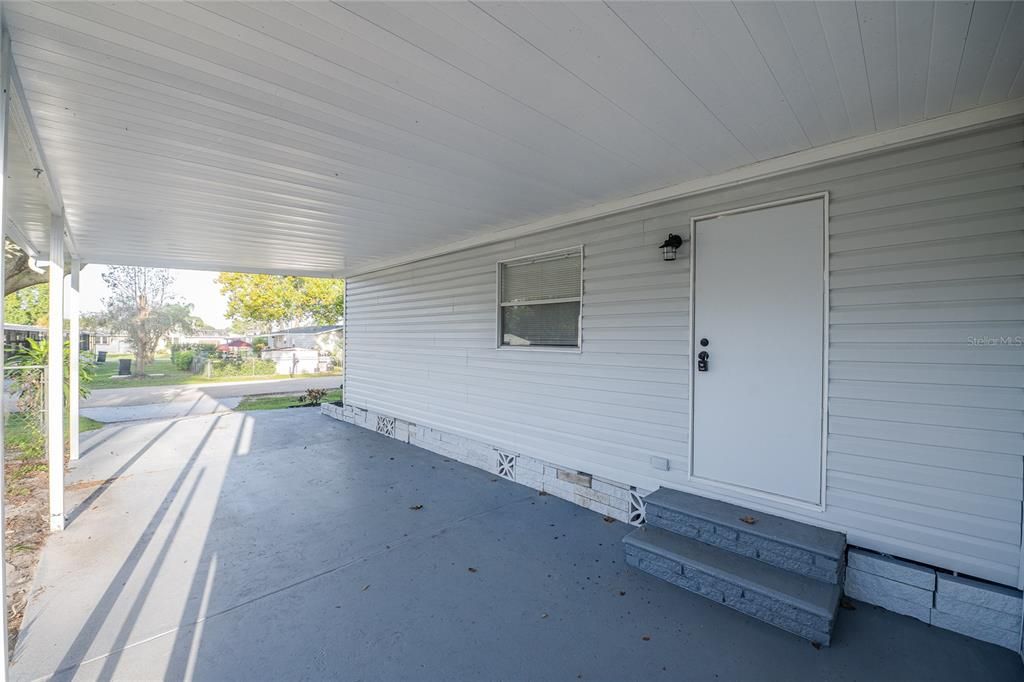 Active With Contract: $199,900 (2 beds, 2 baths, 1056 Square Feet)