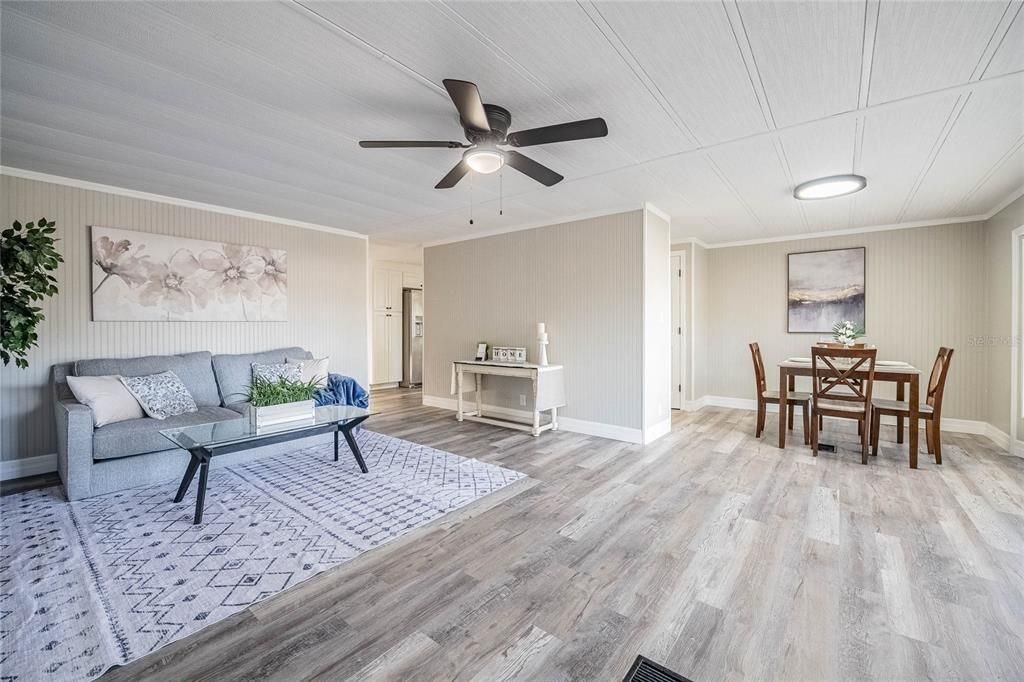 Active With Contract: $199,900 (2 beds, 2 baths, 1056 Square Feet)