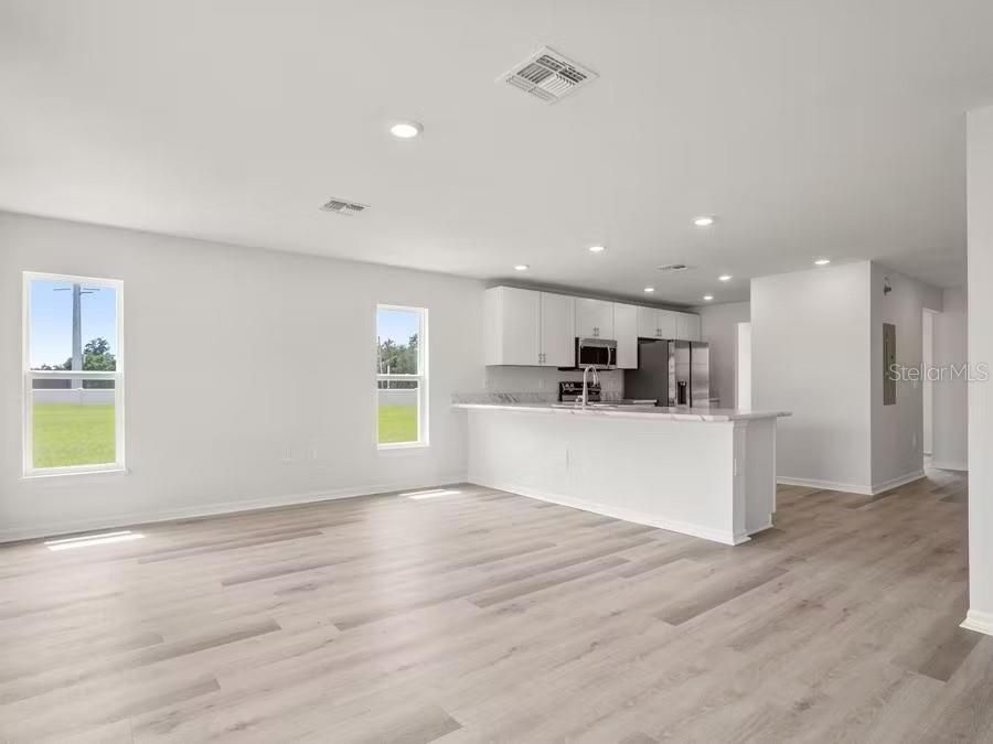 На продажу: $254,990 (3 спален, 2 ванн, 1604 Квадратных фут)