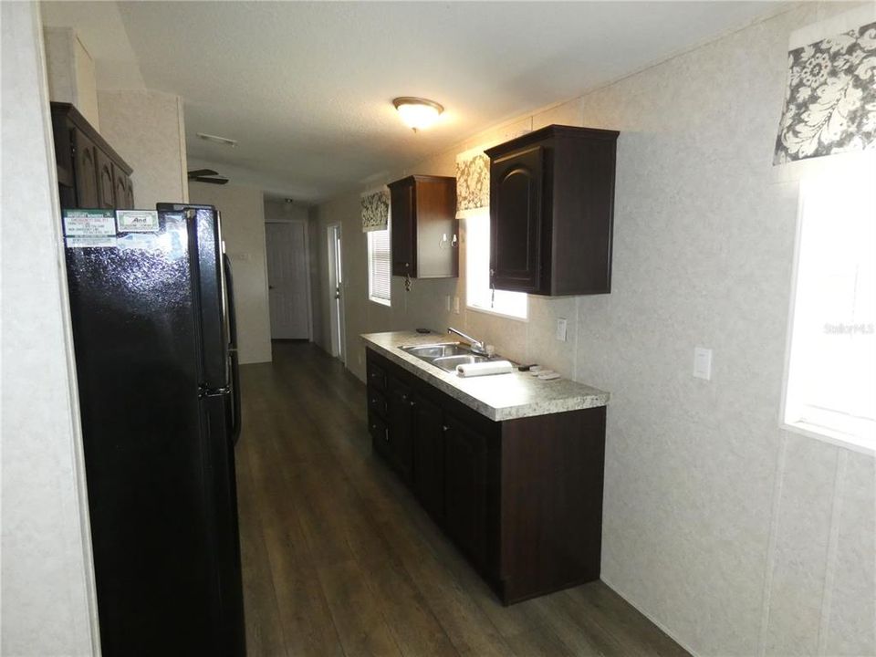 Active With Contract: $159,900 (2 beds, 2 baths, 784 Square Feet)