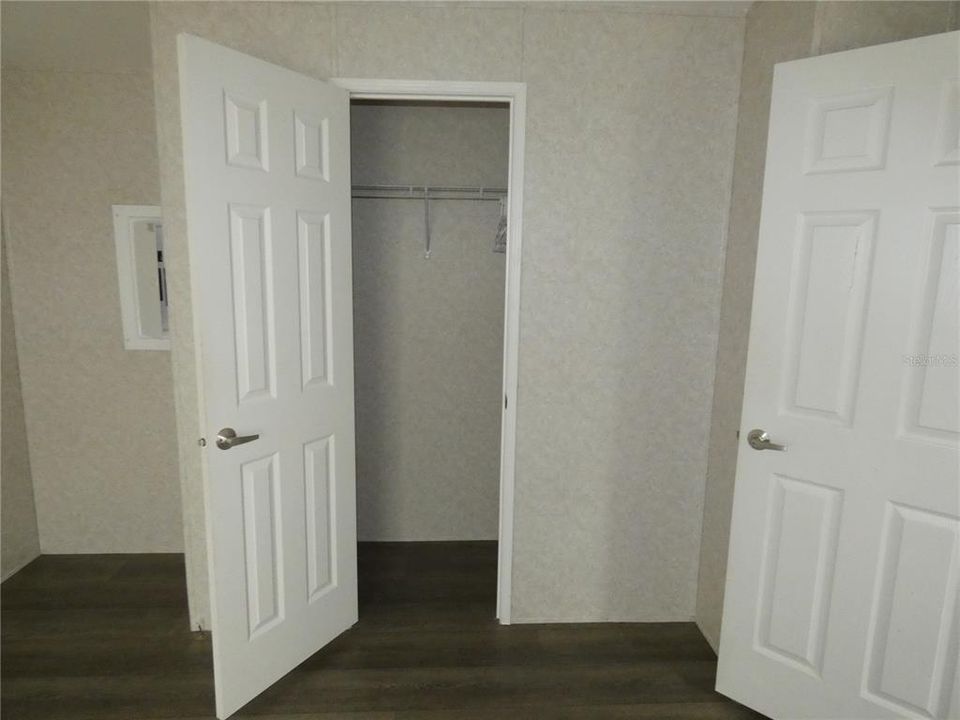 Active With Contract: $159,900 (2 beds, 2 baths, 784 Square Feet)