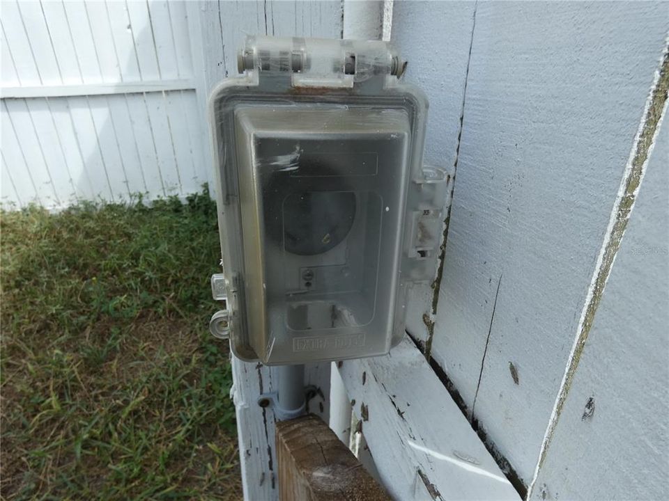 Active With Contract: $159,900 (2 beds, 2 baths, 784 Square Feet)