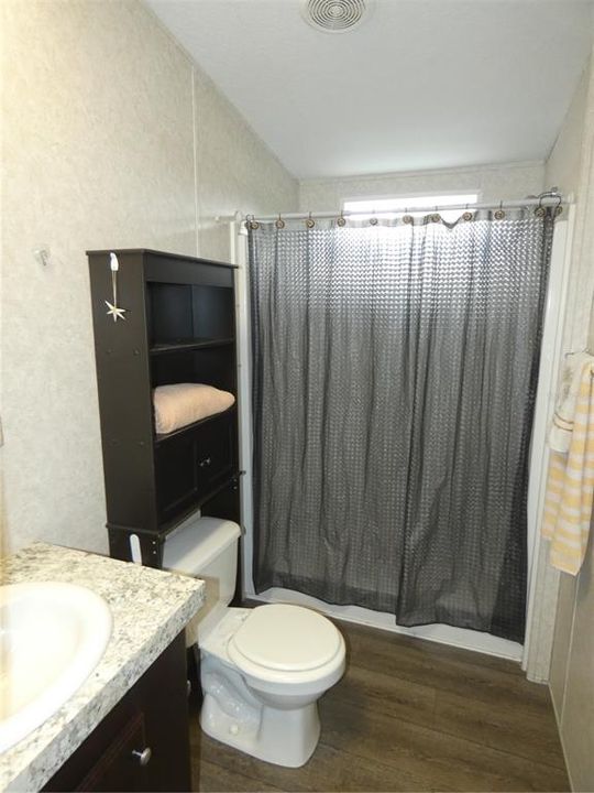 Active With Contract: $159,900 (2 beds, 2 baths, 784 Square Feet)