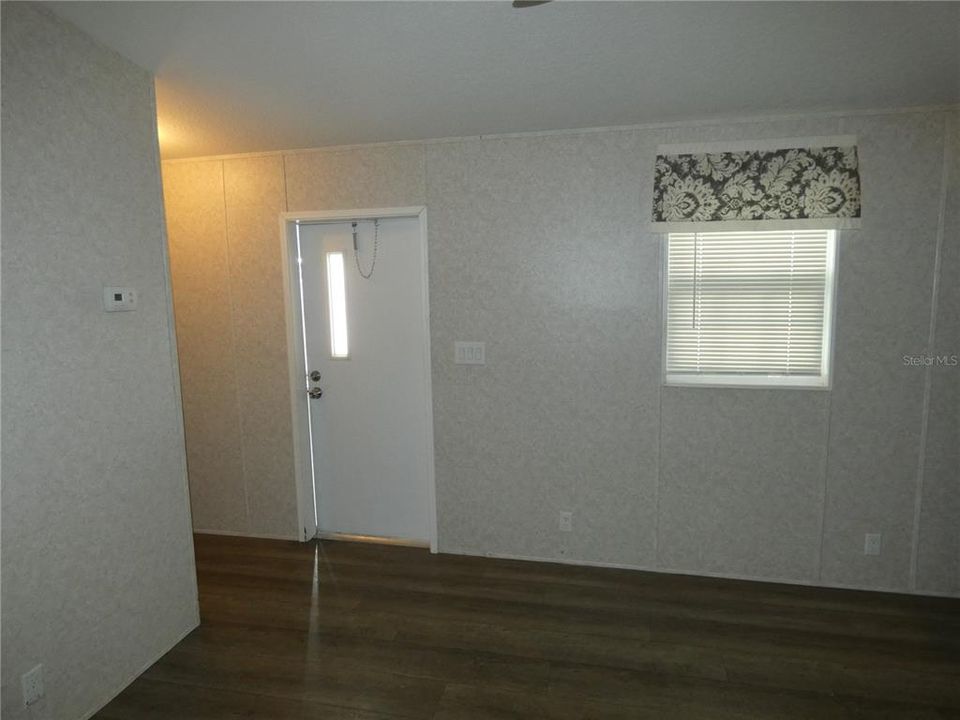 Active With Contract: $159,900 (2 beds, 2 baths, 784 Square Feet)