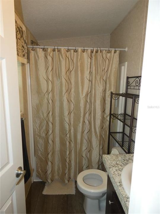 Active With Contract: $159,900 (2 beds, 2 baths, 784 Square Feet)