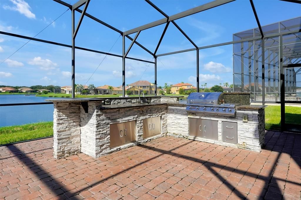 En Venta: $1,005,000 (5 camas, 4 baños, 4566 Pies cuadrados)