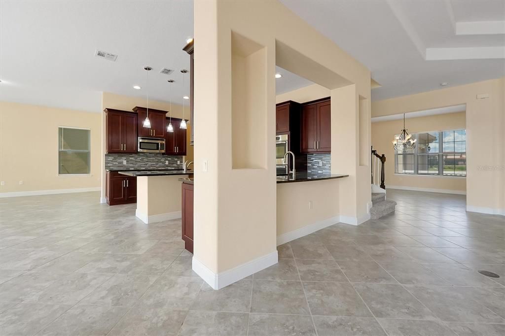 En Venta: $1,005,000 (5 camas, 4 baños, 4566 Pies cuadrados)