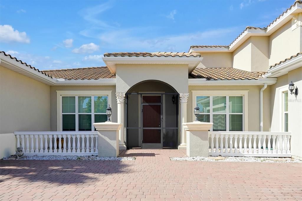 En Venta: $1,005,000 (5 camas, 4 baños, 4566 Pies cuadrados)